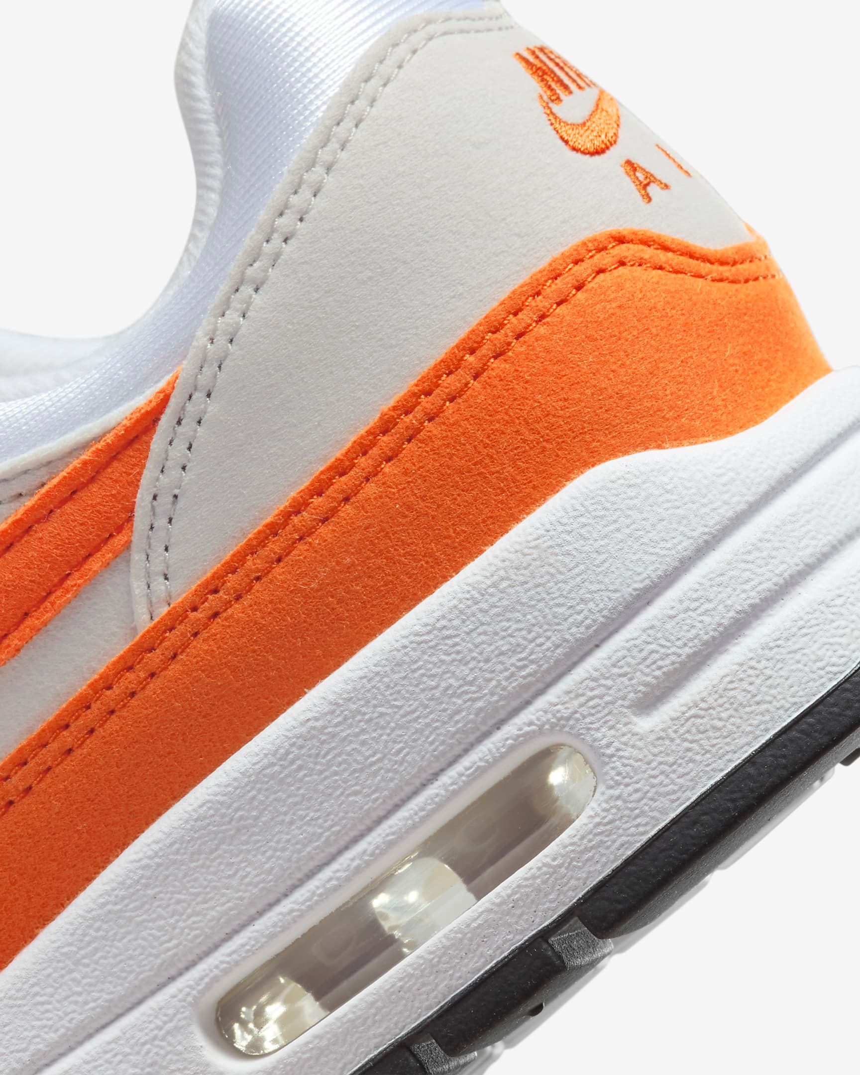 JustFreshKicks on X: Dropped via size? Nike Air Max 1 LV8