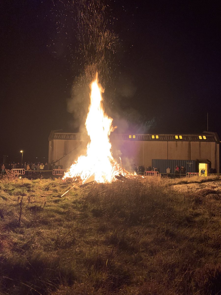 Great night in Daliburgh for a bonfire. Even the northern lights came out to play. #northernlights #bonfire #fireworks