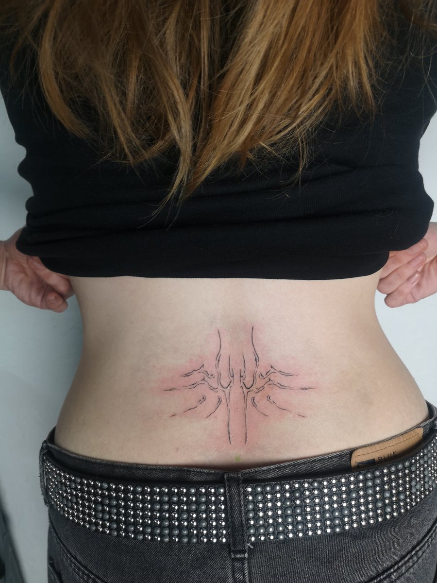 DrippingVenom's tweet photo. Artist vs The Art

London based tattoo artist 🖤
#londontattoo #tattooarist https://t.co/pzt05mk9c5
