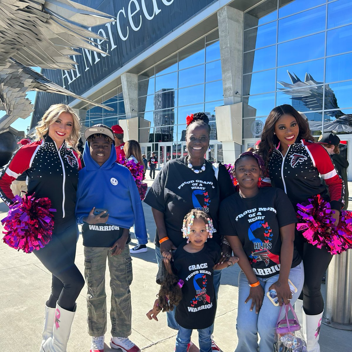 Touchdown for our Kids at Heart families! 🏈 Earlier this season, <a href="/atlantafalcons/">Atlanta Falcons</a> defensive end, <a href="/gradyjarrett/">Grady Jarrett</a>, invited a few of our Heart Center kiddos and their families to watch a Falcons game in his seats. Thanks, Grady Jarret, for "rising up" to brighten everyone’s day.