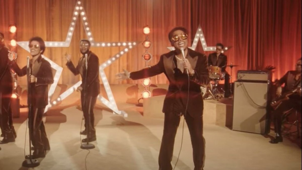 emily16s's tweet photo. Whoooooooooooooooooo - Weeeeeeee!!!!! Saying from the top of the rooftops a big Happy 2nd Anniversary to the stunningly, fantastic, dramatic hilarious #SmokinOutTheWindow by the outstanding iconic @SilkSonic Kings 👑 👑 @BrunoMars @AndersonPaak Thanku for everything boys I❤️U🥂✨ https://t.co/einXVYab7j