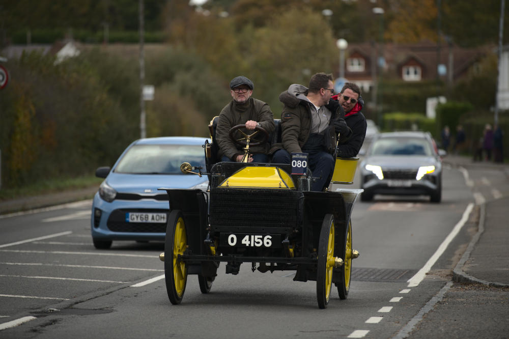 Antiques dealer / Salvage Hunter @DrewPritchard and motoring presenter @PaulCowland_ take to the 2023 London To Brighton Veteran Car Run. Locations: Constitution Hill, London, and village of #Hassocks. (My photos) .... @QuestTV #LBVCR #VeteranCarRun