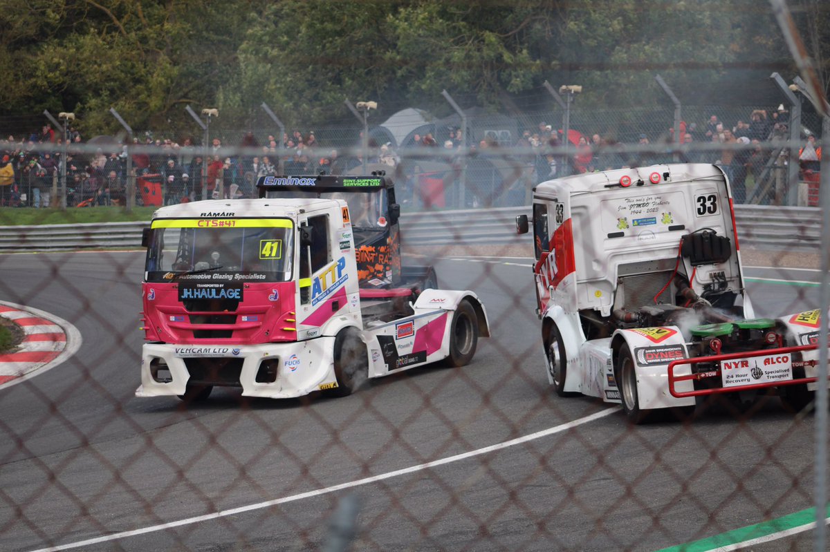 DerekHambling's tweet photo. Great day at Brands Hatch @Brands_Hatch for the @officialbtrc race two action https://t.co/BJvaWBOZmu