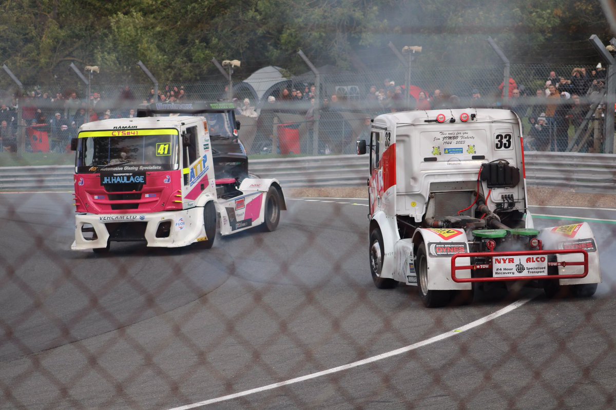 DerekHambling's tweet photo. Great day at Brands Hatch @Brands_Hatch for the @officialbtrc race two action https://t.co/BJvaWBOZmu