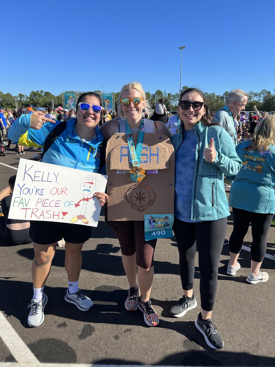eetch_'s tweet photo. On the other side today for Wine & Dine 🏃🏻♀️🏃🏻♀️ #rundisney #chEAR https://t.co/bHs79CGyY9