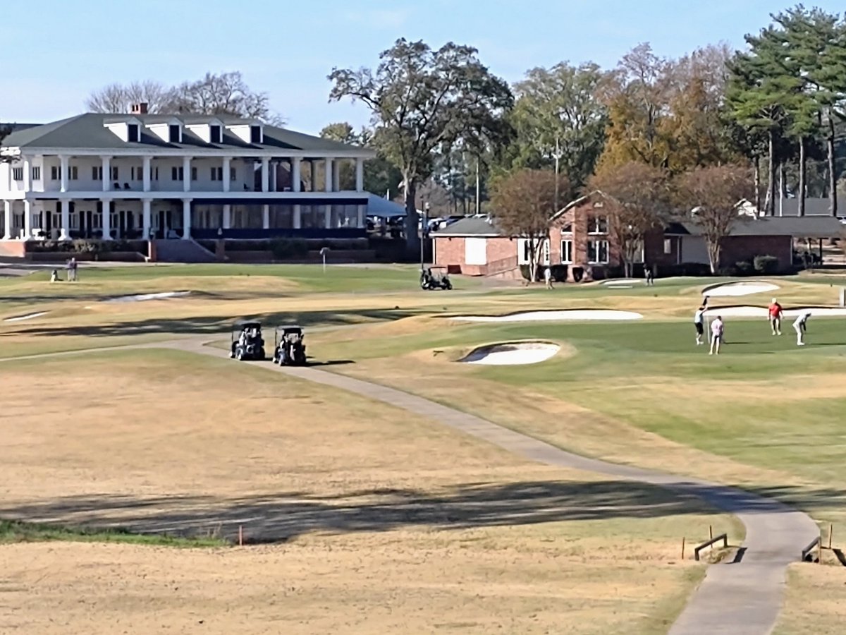 MusicCityTR's tweet photo. #SundayFunday with my guys @kentlmitch615 @TimNicholsMusic @OldHickoryGolf #For3 #XLTim #PinHighKent Perfect Tennessee weather https://t.co/Ksv5NPZayz