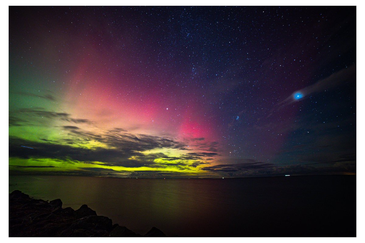 Hightower600's tweet photo. Aurora Borealis aka the “Northern Lights” over the County Down Coast this evening. 😲

@bbcweather @bbcniweather @angie_weather @barrabest @WeatherCee @geoff_maskell @WeatherAisling @Louise_utv @DiscoverNI @love_belfast @BelfastLive @coolfm @LoveBallymena https://t.co/OBj0XMX0qG