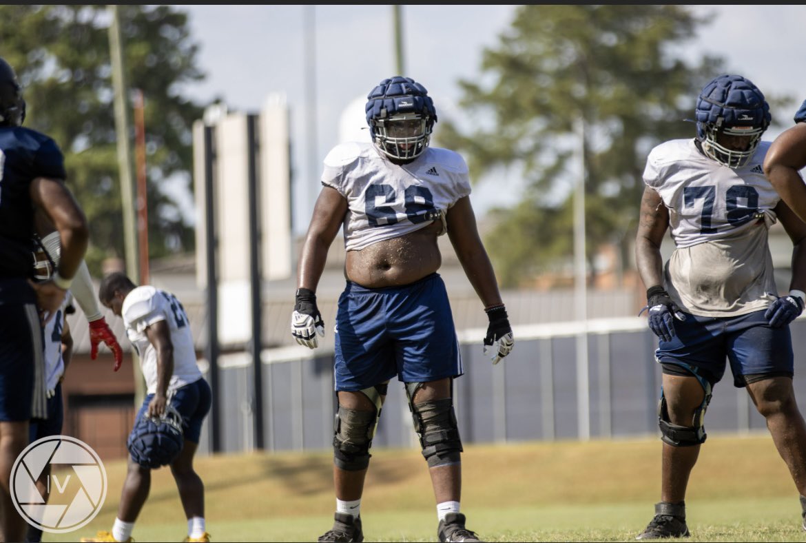 Silverback Twin 🖤🦍 <a href="/smallkendarius/">“Kd” Small</a>