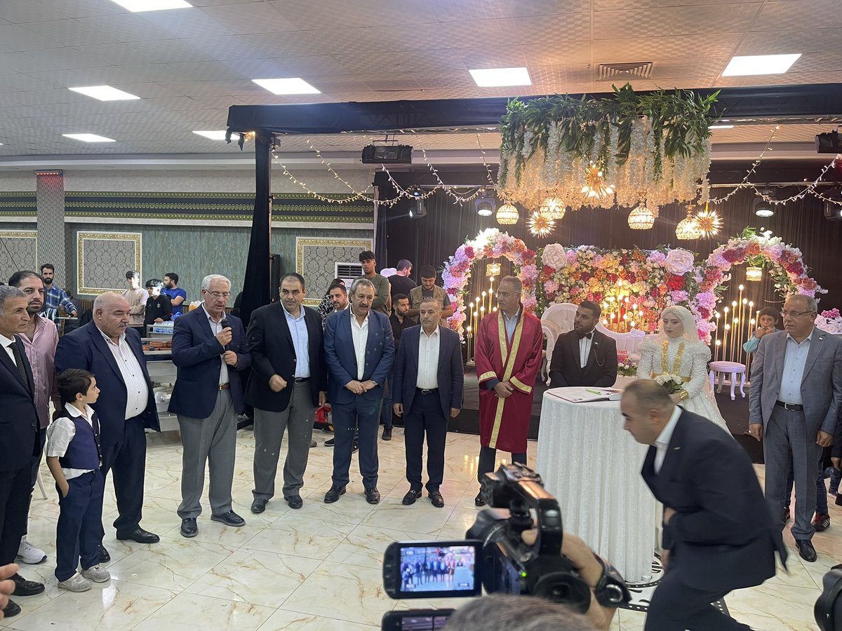 Değerli <a href="/RamazanAyneli/">Ayneli Ramazan</a> kardeşimin oğlunun düğün törenine şahit olduk. Bu mutluluğa öbür dünyada da şahit olmak duasıyla. Hayırlı uğurlu olsun..