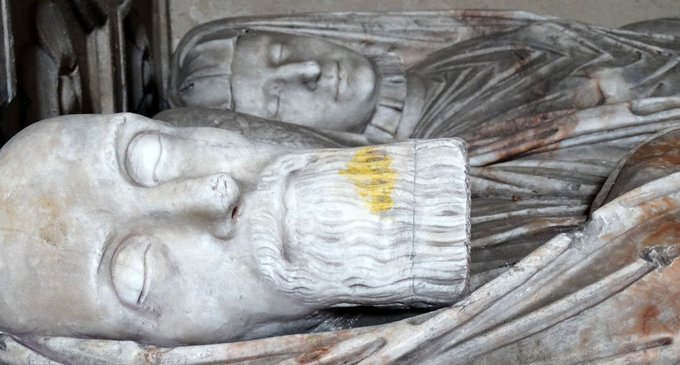 tourscotland's tweet photo. Tour #Scotland travel Blog video of the #Sir #George #Bruce of #Carnock and #Lady #Bruce #Scottish Effigies in the #Bruce #Aisle in the #Abbey #Church on ancestry, #Outlander, clan, family history visit and trip to #Culross, #Fife https://t.co/26cZB57DhS https://t.co/EB2s9NoqCh