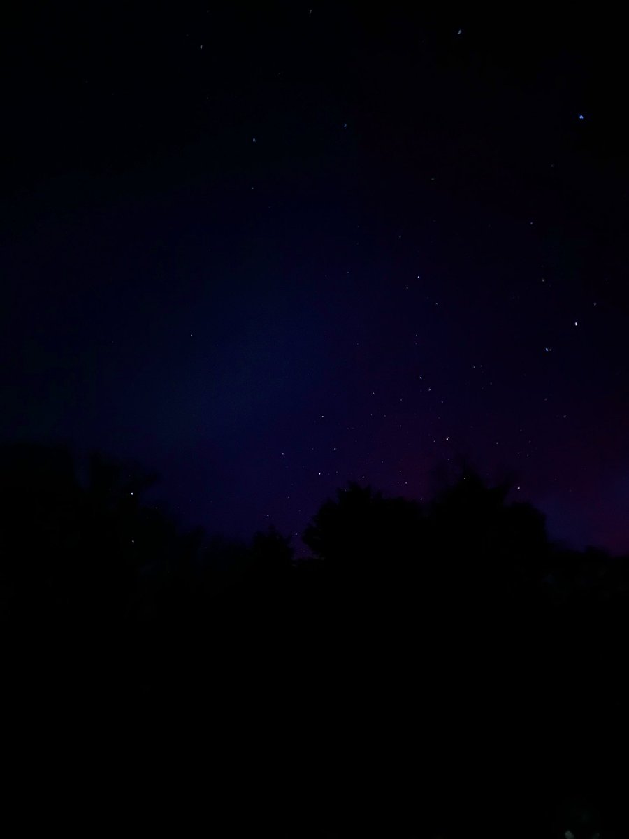 RainbowMouse's tweet photo. Totally blown away to capture the #Auroraborealis in Cornwall tonight. @aurorawatchuk https://t.co/DMKEWLgMMx