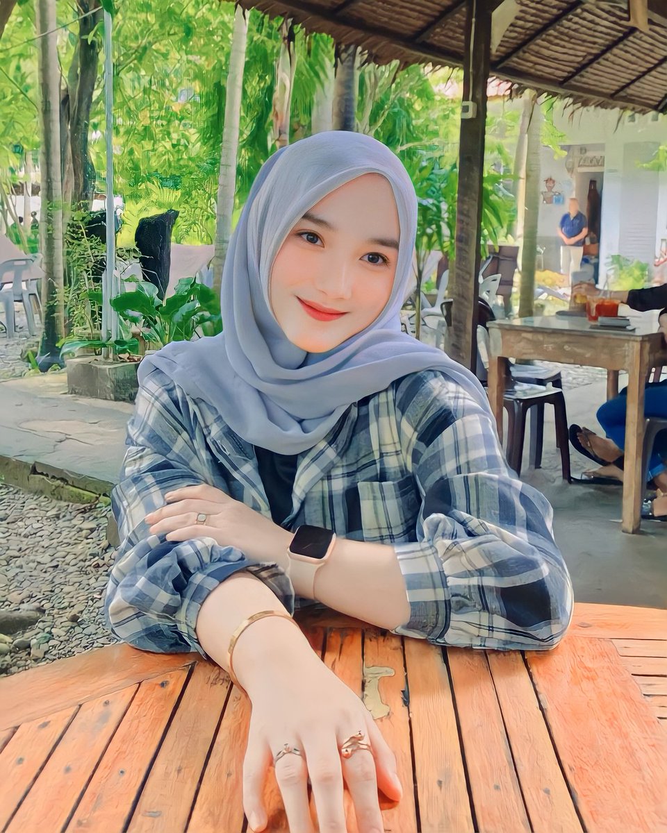 Jangan mau menjadi orng biasa di mana pun kamu berada
Jadilah yg tak biasa
Jadilah yg luar biasa
Itulah bentuk rasa syukur pada sang pencipta
Dgn itu berarti kamu percaya bahwa karunia Tuhan padamu adlh luar biasa🌷

Salam Wisata
🌍 Kantin Jepang Hana, Banda Aceh
#PuspitaNagari