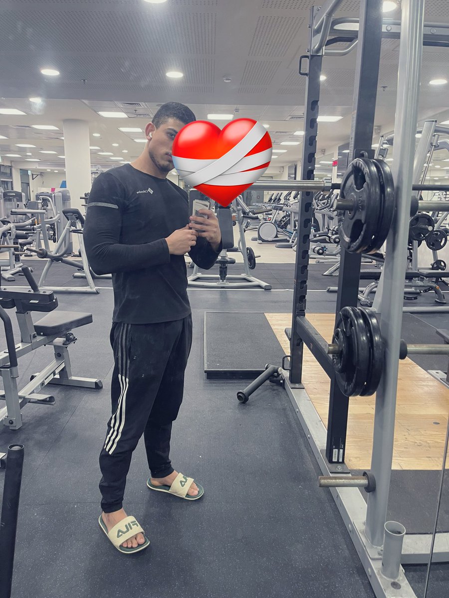 M7md1482's tweet photo. كل القاسين في حياتي جعلوني شخص رحيم، كل الأزمات جعلتني أقوى، كل المؤذين جعلوني أحرص على مايصدر منّي، كل السوء الذي قابلته حوّلني لشخص أفضل، وهذا انتصاري الكبير".
آللـْـّھم لك الحمد👑❤️ https://t.co/syPSkxHnXv