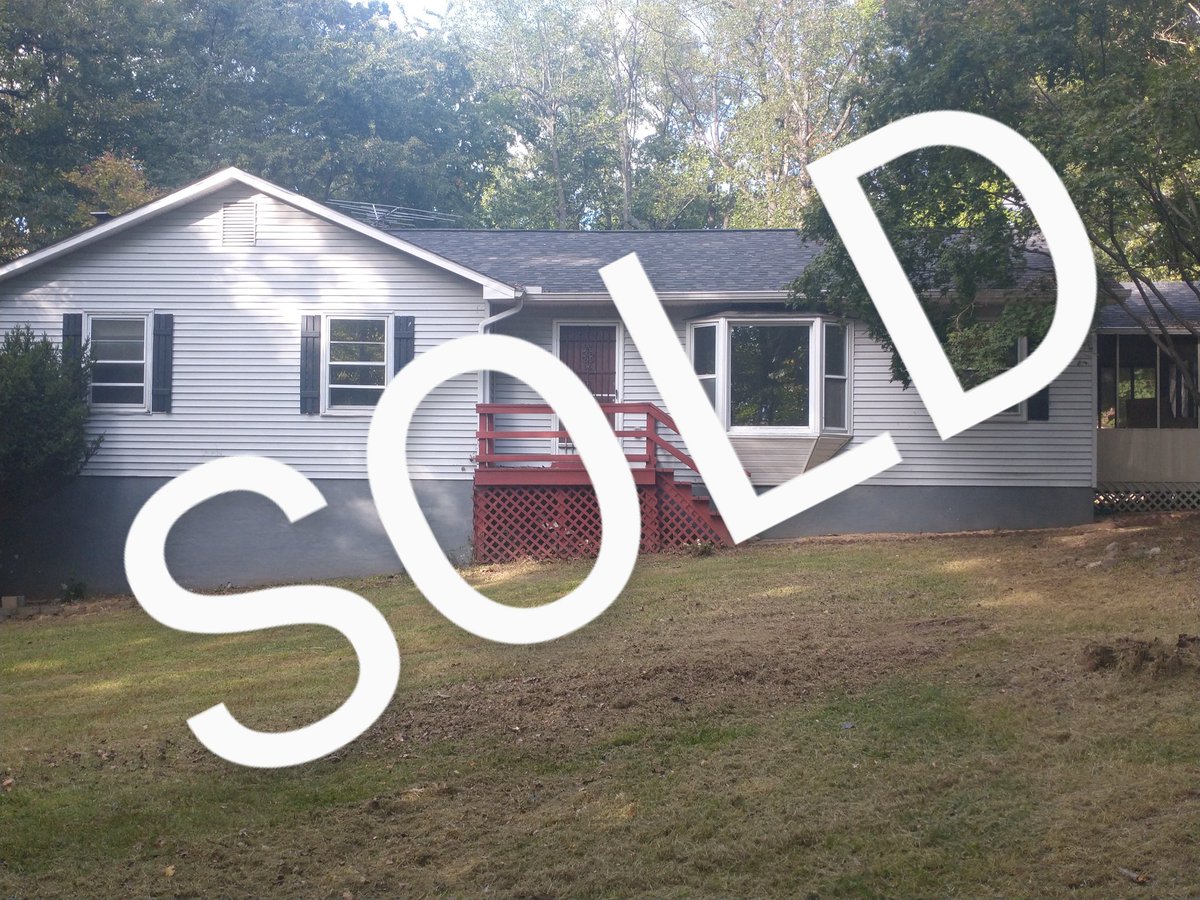 SeanLore's tweet photo. Congratulations to the sellers.  Fast and smooth transaction.  #realtor  #KingStreetRealtyInc https://t.co/ewIz09IwMb