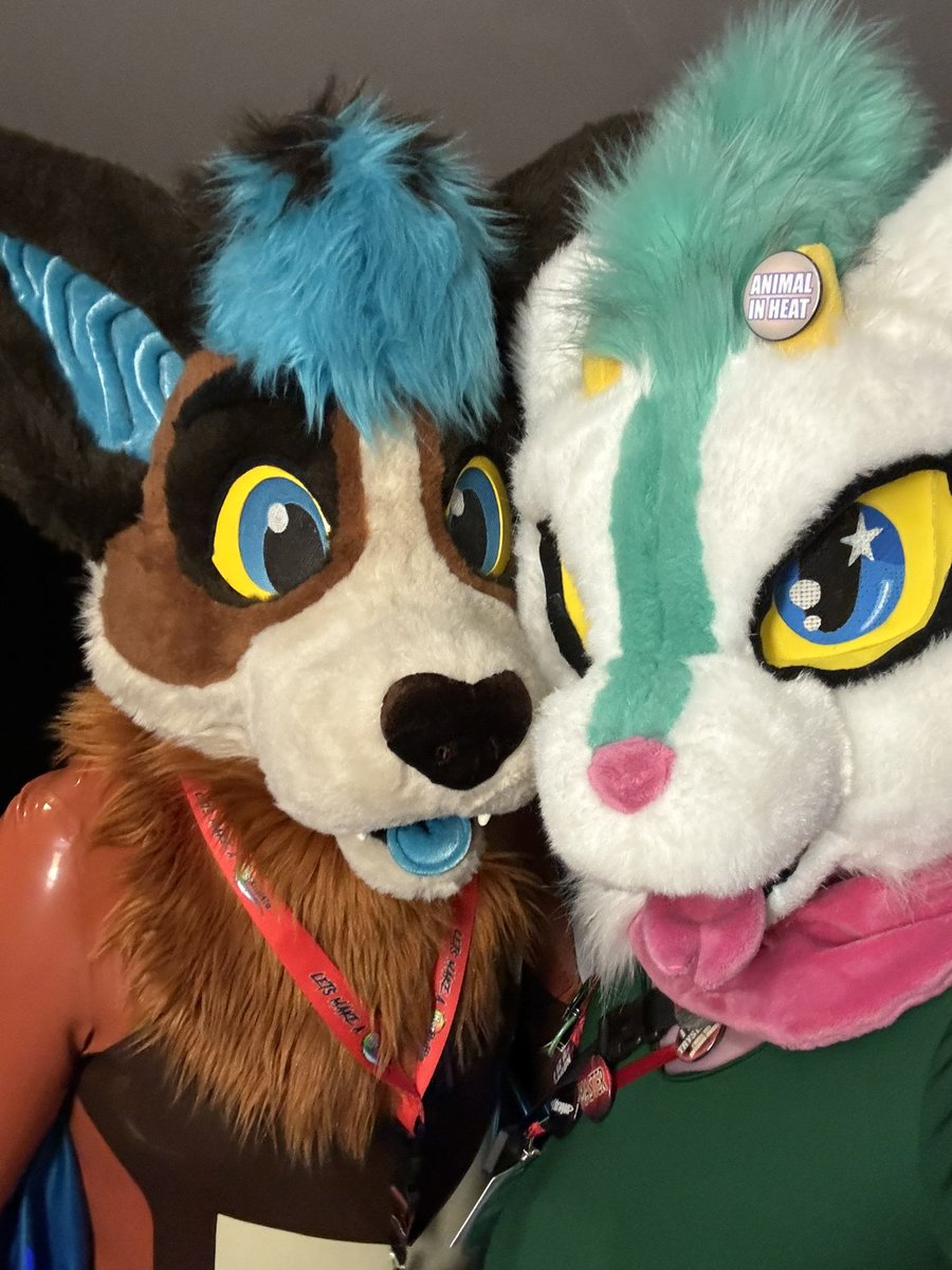 zh1nu's tweet image. Suiters @GummyKaiju + @Blazionite, and @FycusBat!