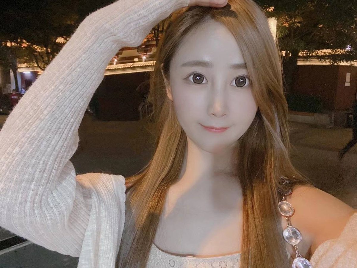 湖州少妇模特喝茶 tweet media