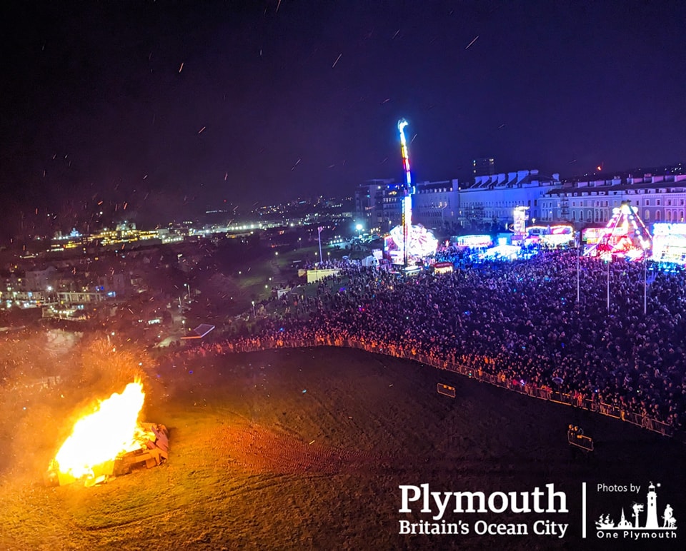 The bonfire is lit! Next up fireworks from 8pm 🎇 Photo courtesy @oneplymouth