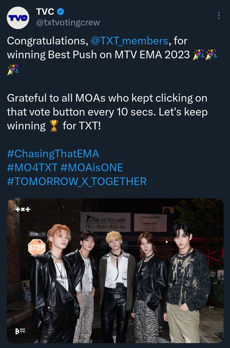 txtmims's tweet photo. I haven't been feeling well for the past few days due to my autoimmune acting up, but you guys are giving me strength. I'll keep on supporting you, my loves, until my fingers get numb. 😭😚
Congratulations, @TXT_members! 🙌🏻🏆✨️
#MOAisONE
#ChasingThatEMA
#TOMORROW_X_TOGETHER https://t.co/L119mAP5L7