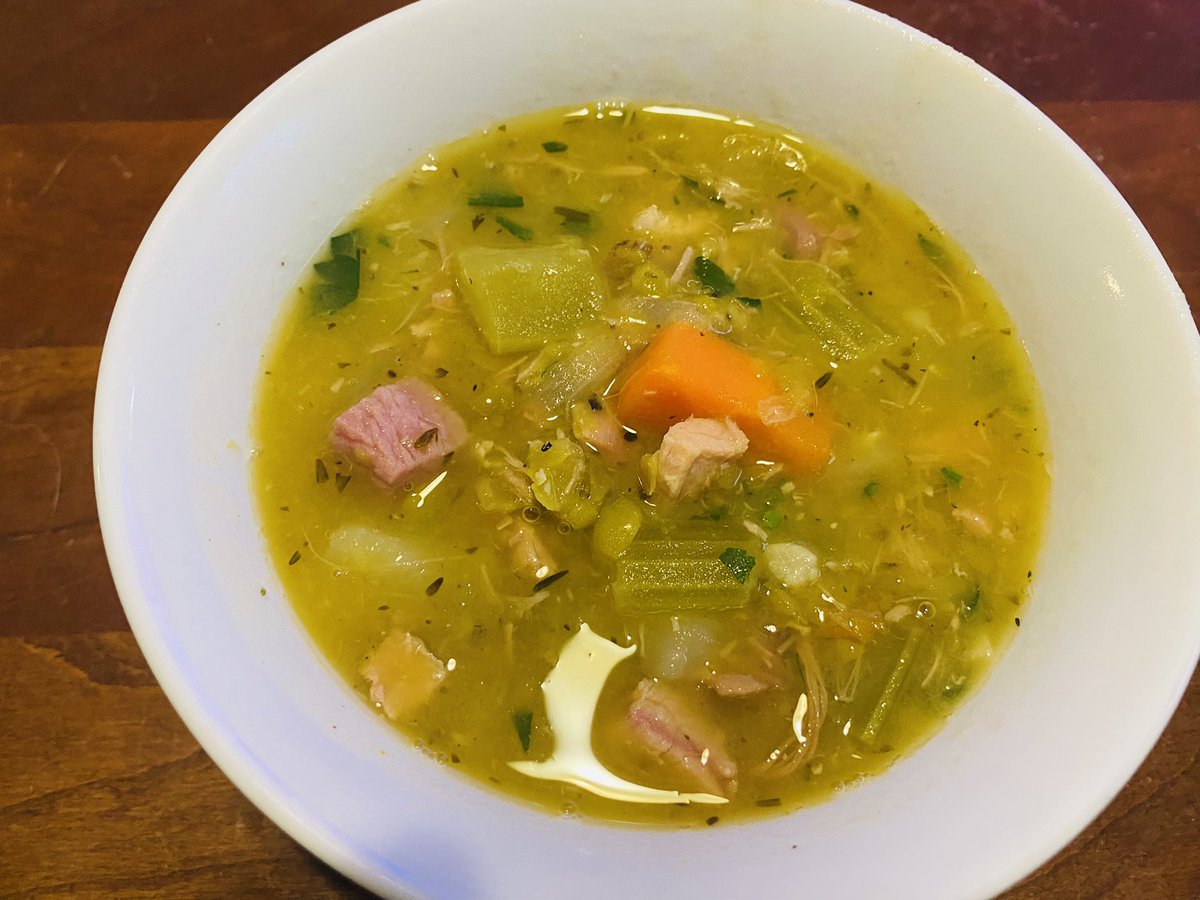 WillyGSkinner's tweet photo. Split pea with ham & smoked pulled pork soup.
#soup #leftoverBBQ #BBQ #AlbertaPork #ABPork https://t.co/bVOmZQHHsi