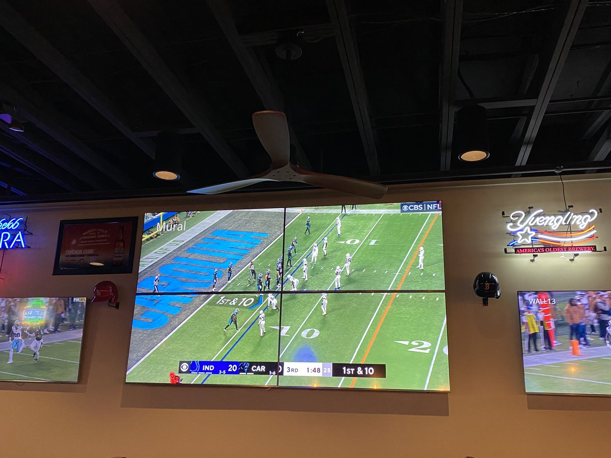 The wings <a href="/PASTArrific/">PASTArrific</a> are off the charts - @colts and <a href="/dallascowboys/">Dallas Cowboys</a> are on - perfect after a round of golf with <a href="/ShellyWyman/">Shelly Wyman</a> #emptynest #ilovehowardcounty