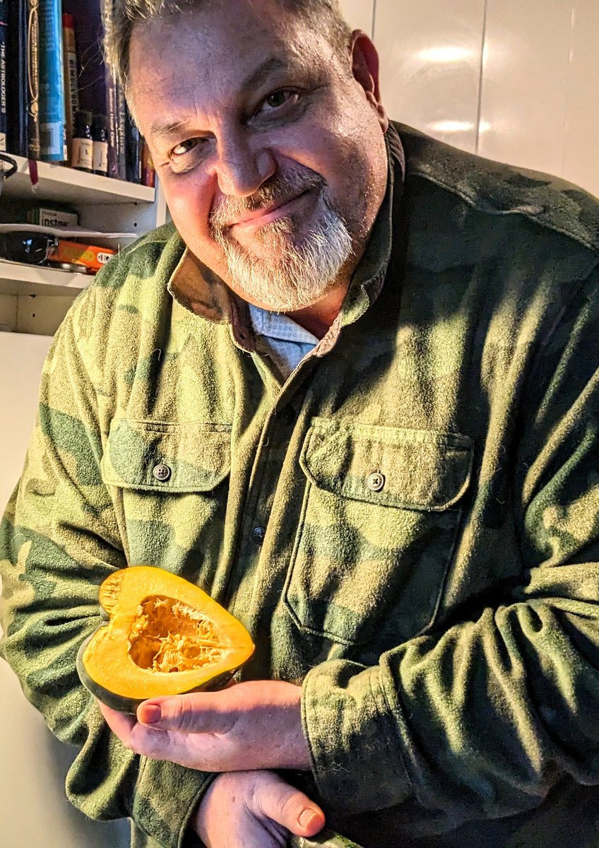 AquaBlueLounge's tweet photo. 11-5-2023
Portland Oregon
Peace in Israel
#IsraeliPeace
#JudaistLivesMatter
#PalestinianLivesMatter
#Melonparty
#Acornparty
#Foodnotbombs
Heart shaped Acorn squash.
1/3 https://t.co/87zUlrH669