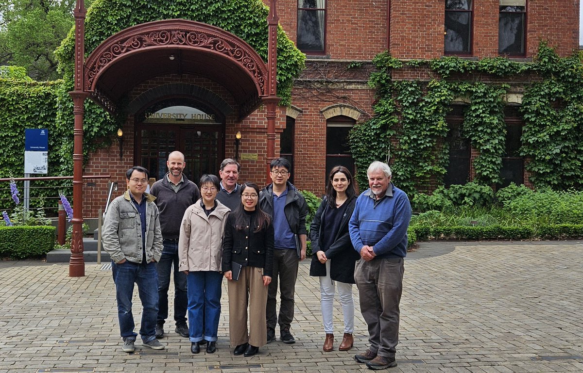 It was great hosting the #APTRC Australian Processing #Tomato Research Council here @UniMelb Thanks to @Hanyue_Feng @thibaoanhn and Nathan Ma for presenting their exiting research aiming at managing tomato #soilborne diseases @BioSci_UniMelb @HangweiHu @Paul_t005