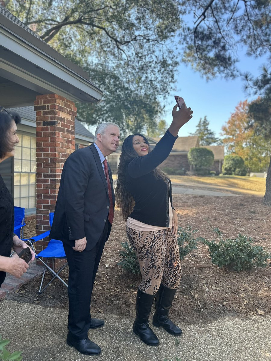 KatharineKurz's tweet image. .@BrandonPresley making stops in Jackson and Hattiesburg to personally thank the folks knocking on doors. 

“This race is tight as a tick, but we’re not leaving a stone unturned.” - straight from the man himself!! #MSGov