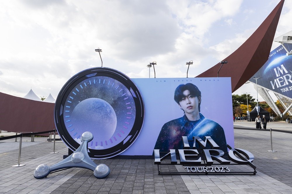 limyoungwoong's tweet photo. 아티스트 임영웅 2023 전국투어 콘서트 
[IM HERO] in 서울 성료!!! 

영웅시대 가족 여러분, 
감사합니다 그리고 사랑합니다💙 

#임영웅 #limyoungwoong
#LIMYOUNGWOONG
#임영웅_2023_전국투어콘서트_IM_HERO
#임영웅_전국투어콘서트_IM_HERO
#임영웅_영웅시대 https://t.co/7W2bTF9NGf