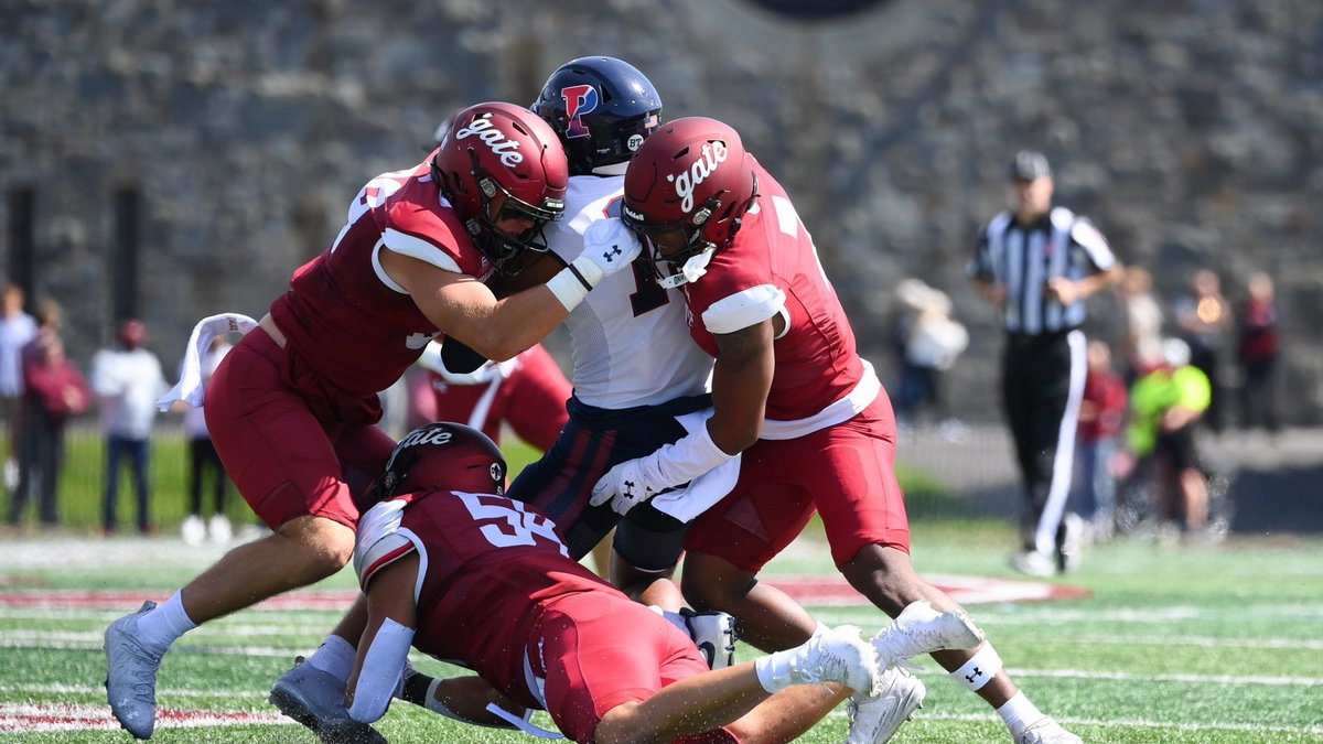 After a great talk with <a href="/BrentBassham/">Brent Bassham</a> I’m excited to announce I’ve received an offer from Colgate University! <a href="/Loyola_FB/">Loyola Academy Football</a> <a href="/ColgateFB/">Colgate Football</a> <a href="/Phouly31/">pete houlihan</a>