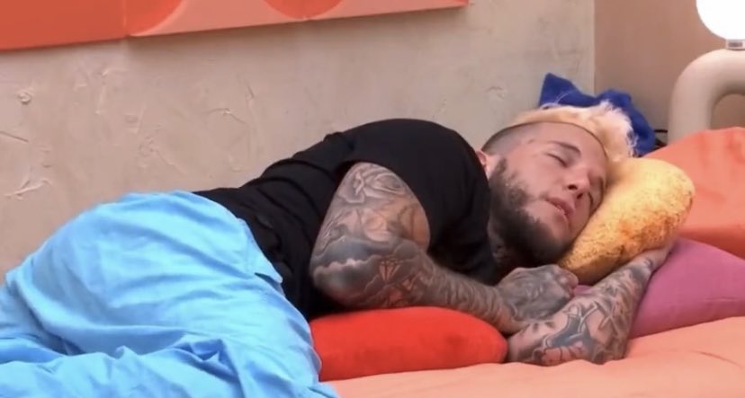 TheDarkness_45's tweet image. Estoy a nada… #RepescaAlexdbt8