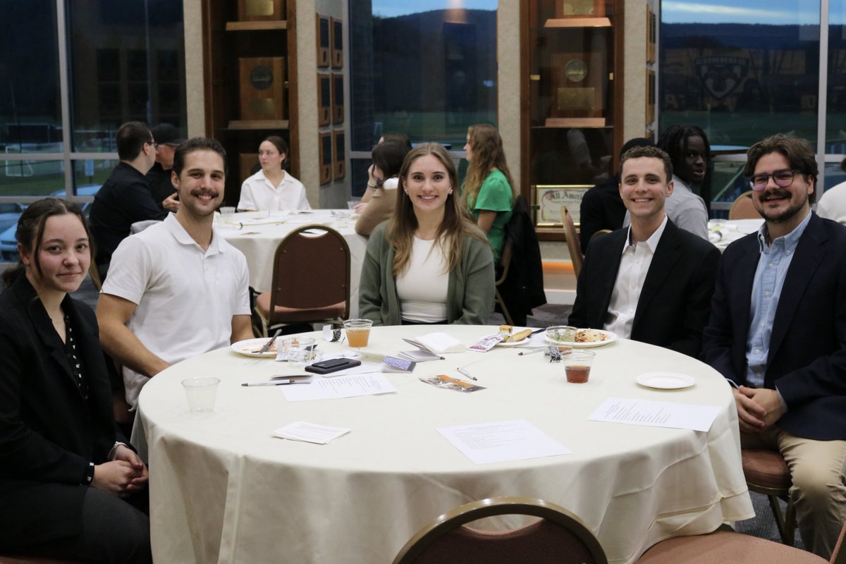 Dean James tweet media