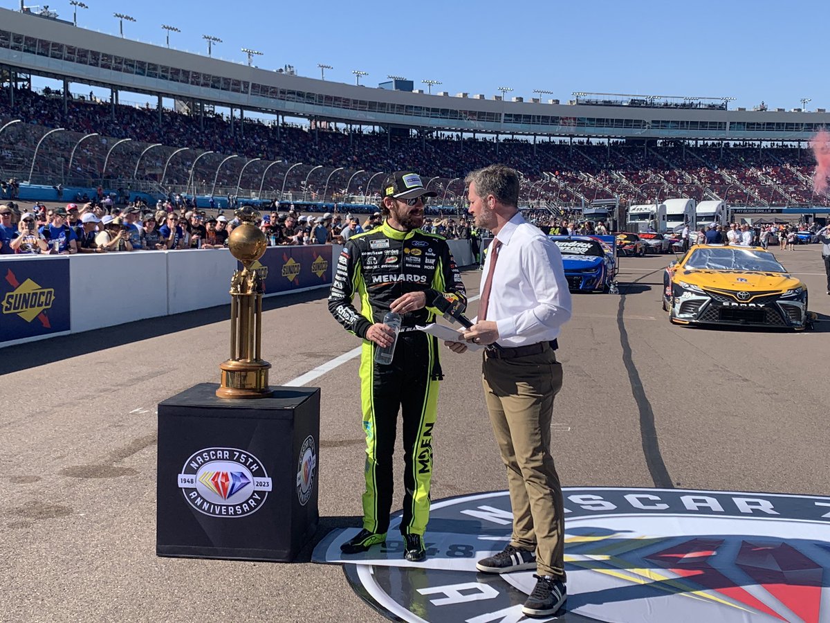 NtFdAway's tweet photo. Before the @NASCAR championship race @Blaney was interviewed by @DaleJr next to the first Nascar Championship trophy brought to @phoenixraceway by the @NASCARHall Now 75 years later Blaney is the champ!!! https://t.co/MBOc3jkIxi