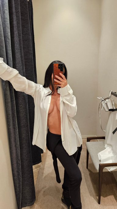 Trying to find something for my winter wardrobe... https://t.co/KauXGil0ZS