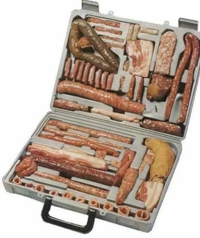 _Halber_Mensch_'s tweet photo. Bereite mich schon mal auf den #WurstCase vor! https://t.co/Yh4Tu34JRa