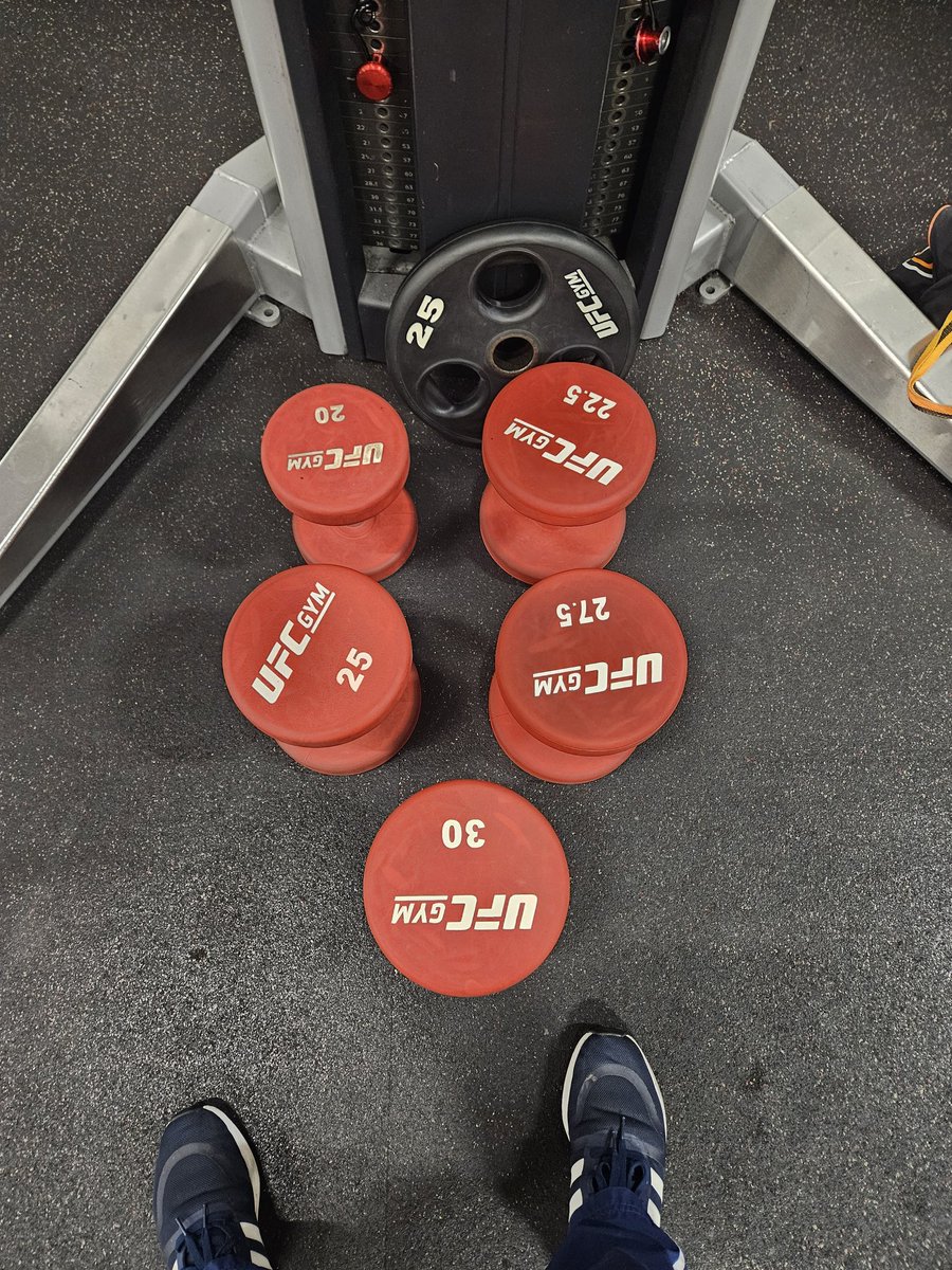 Morning gym sesh, big boy gym <a href="/UFCGYM/">UFC GYM</a> toys I play with #gym #gymlife no gym selfie. J