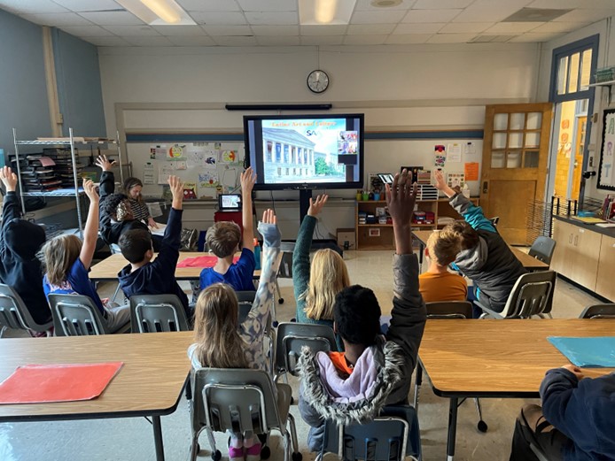 acpslearntech's tweet image. This past Thursday Stoney Point fifth graders got to virtually visit the Smithsonian Art Museum in D.C. to learn about the contributions of LATINX artists. Look at that participation! @stoneypointschl @hispanicheritage @smithsonian