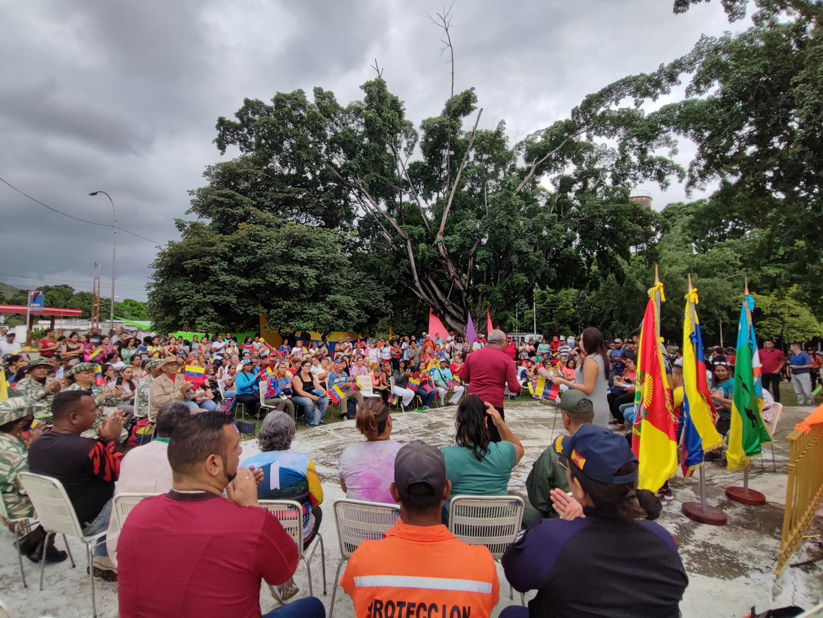 #05Nov || Desde El Torreón El Limón Realizamos La Instalación y Juramentación del Comando Campaña Venezuela Toda - MBI en Defensa de Nuestro Esequibo. 

#VenezuelaToda
#ElEsequiboEsNuestro

<a href="/EsequiboOficial/">Comisión Defensa del Esequibo</a>