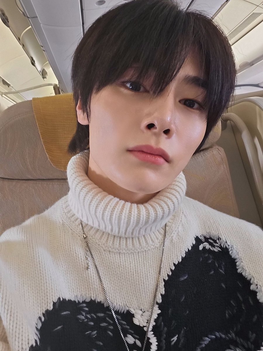 BblSkz's tweet photo. I.N🦊💭

[Foto] https://t.co/1KV6xJ6Tje