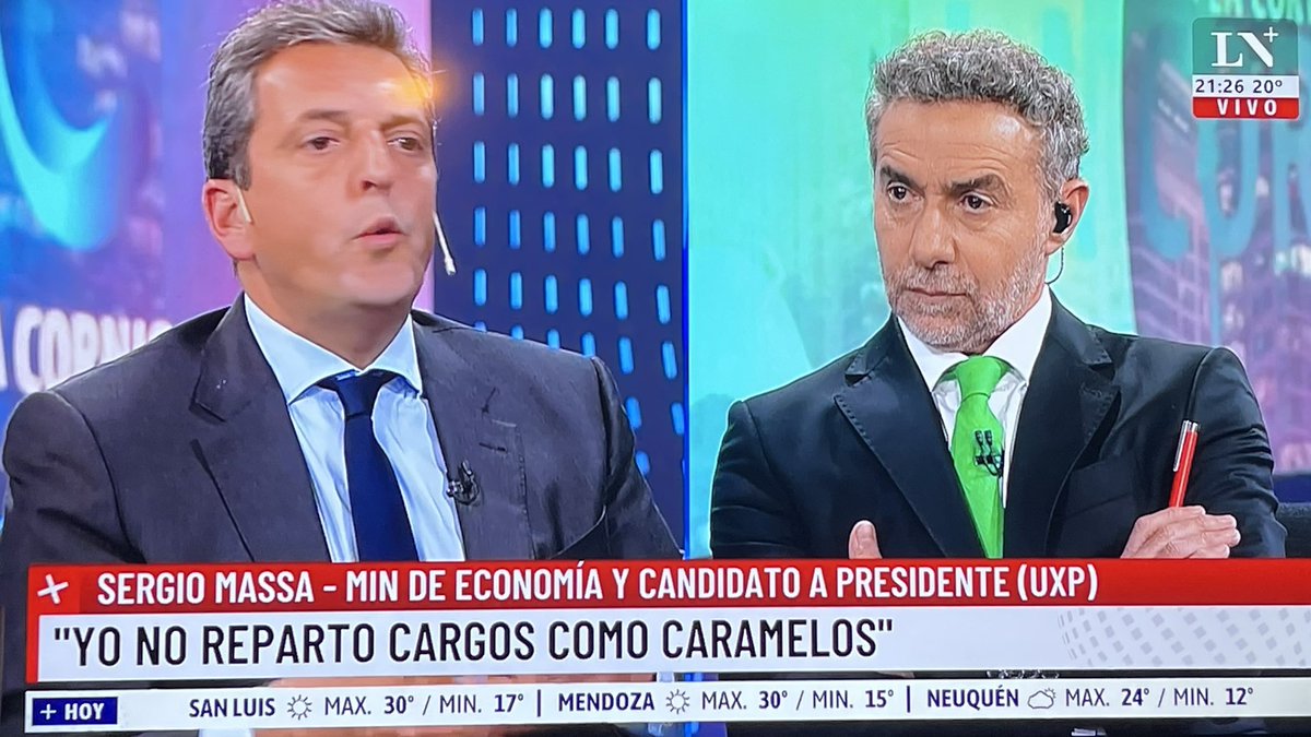 guadavazquez's tweet photo. El ministro y candidato Sergio Massa arrancó la entrevista en @lanacionmas MINTIENDO. Dijo que no tuvo nada que ver con la campaña del miedo orquestada en @TrenesArg sobre cuál sería el precio de las tarifas si ganara la oposición. Fundamentó su respuesta en que los trenes dependen de otro ministerio, no de Economía. Nos toma de tontos: El ministerio de Transporte depende políticamente de él. Tanto el ministro como los secretarios son dirigentes del Frente Renovador referenciados 100% en Sergio Massa.