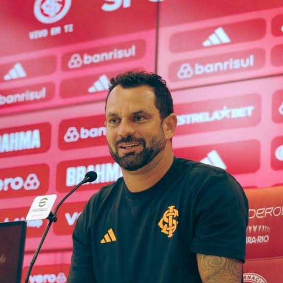 marcioamarallrs's tweet photo. Na trincheira contra 20 anos de mamadores do Clube e contra identificados abutres em busca de um carguinho pra mamar tbm!! https://t.co/HWA69QpE7d