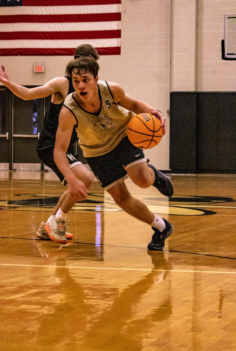 CooperCameron06's tweet photo. season coming up ⏳ and $100 dollar shot at meet the jackets 😂 https://t.co/PO0ptKKorG