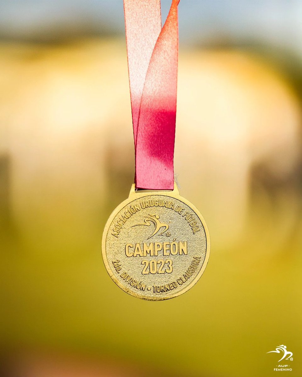 AUFfemenino's tweet photo. 🥇 Entrega de medallas

⏏️ @ClubKeguay 🏆

#TorneoRexonaSegundaDivisión https://t.co/qvBUjaOyIF