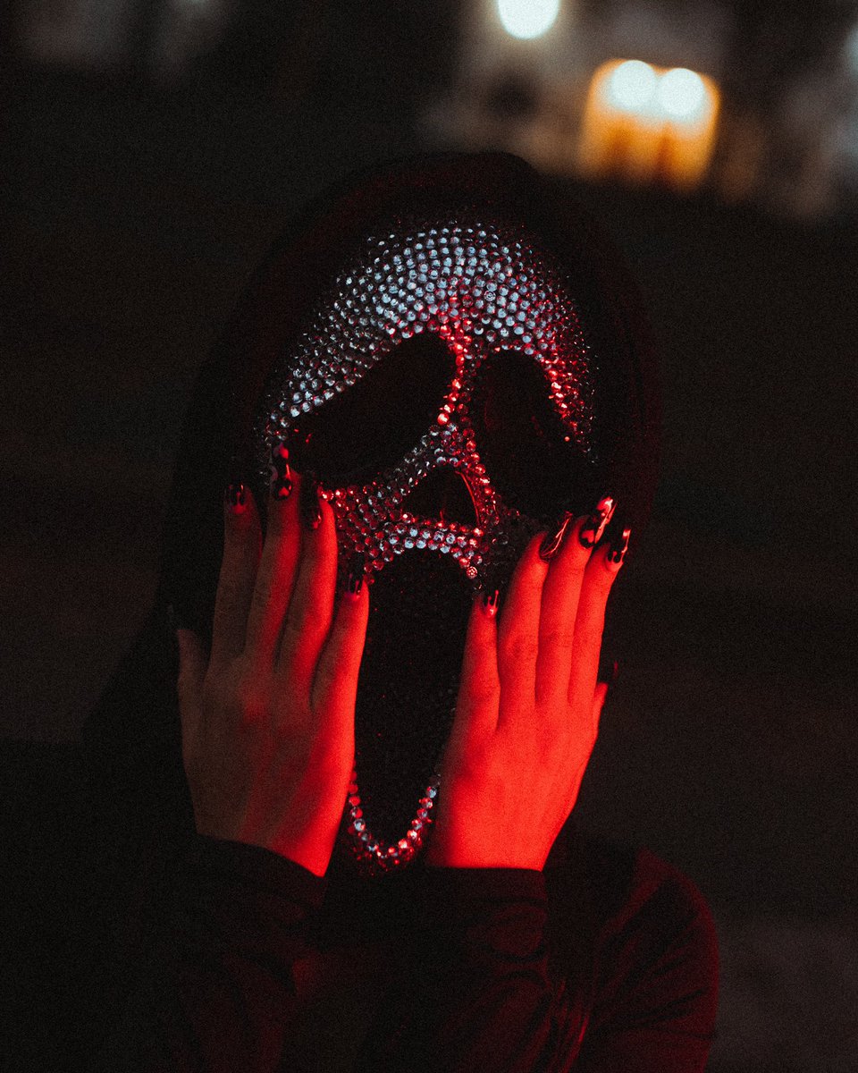 bxziinga's tweet photo. Halloween set I took 📸 https://t.co/0iVv92eNNo