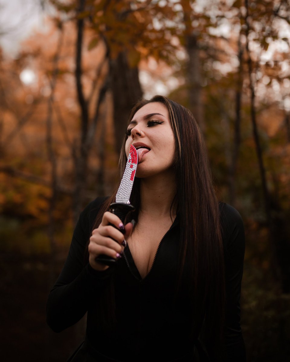 bxziinga's tweet photo. Halloween set I took 📸 https://t.co/0iVv92eNNo