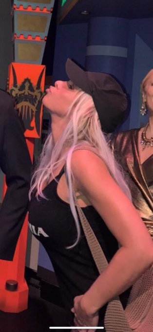 Kiss me❤️ https://t.co/Sy6ranRwl8<a href="/tag/nadianorth"class="tags"><span>#nadianorth</span></a>