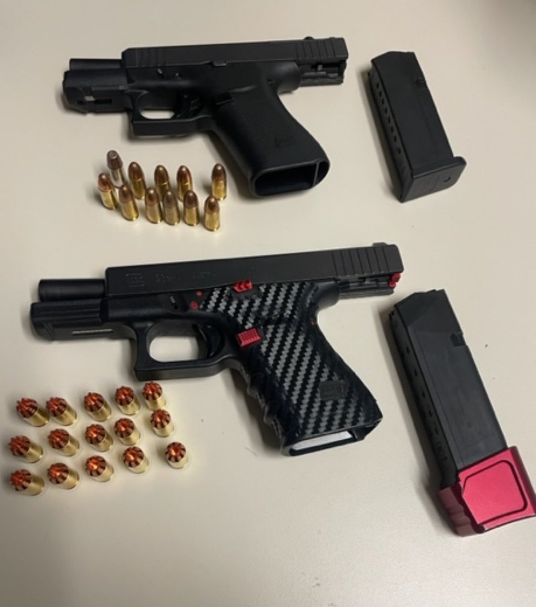 chiefjasonpotts's tweet image. Joint effort w/ our patrol officers &amp;amp; Flex Team who contacted 3 subjects for committing a ped/vehicle interference violation.  During contact, 2 of 3 subjects (20&amp;amp;21) had loaded firearms &amp;amp; a small bag of cocaine hydrochloride. Continuing to #disrupt &amp;amp; #interrupt violent crime👊.