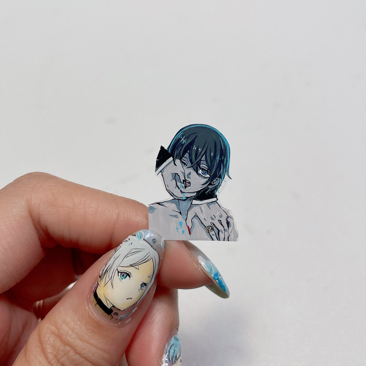 痛ネイル／ プレインシートにアクリル絵の具🖌 切るのもったいないにゃ