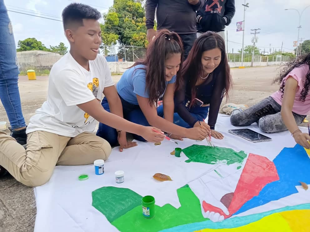 🌞AMAZONAS

🇻🇪FIRMEZA | Jóvenes, estudiantes y cultores con la mayor de las alegrías en el Paseo  ATURES, realizan pancartas en Defensa del @EsequiboOficial 🇻🇪 VENEZUELA TODA #5VecesSíPorMiEsequibo

@NicolasMaduro 
@jorgerpsuv
@RanderPena
@PartidoPSUV
@JuventudPSUV
#VivaLaNavidad