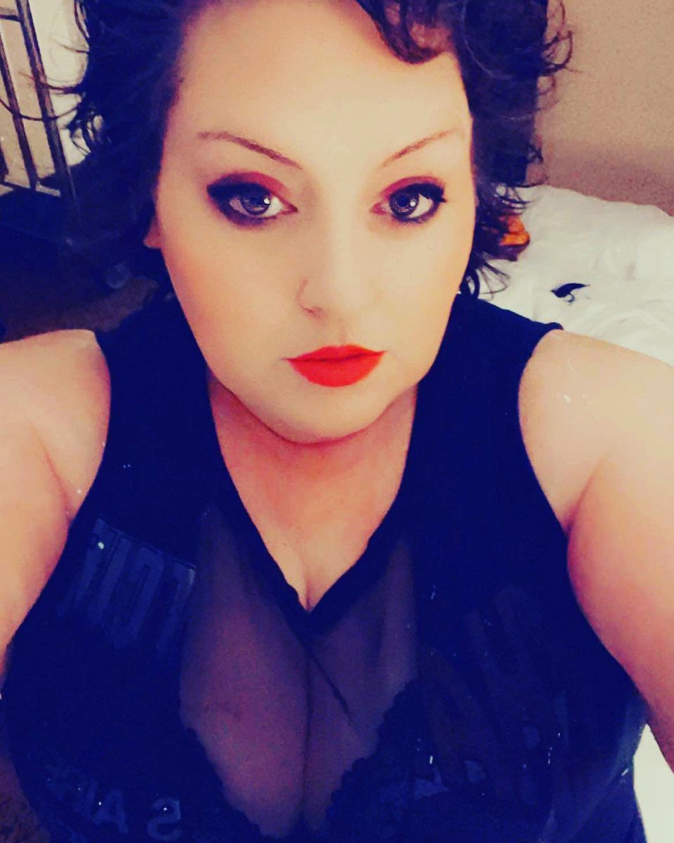 fatcatkate's tweet photo. Feeling overwhelmed, just kneel before me and let me take all the worry and independence away. #dommeworship #pleasuredomme https://t.co/9BSCdhsZ7T