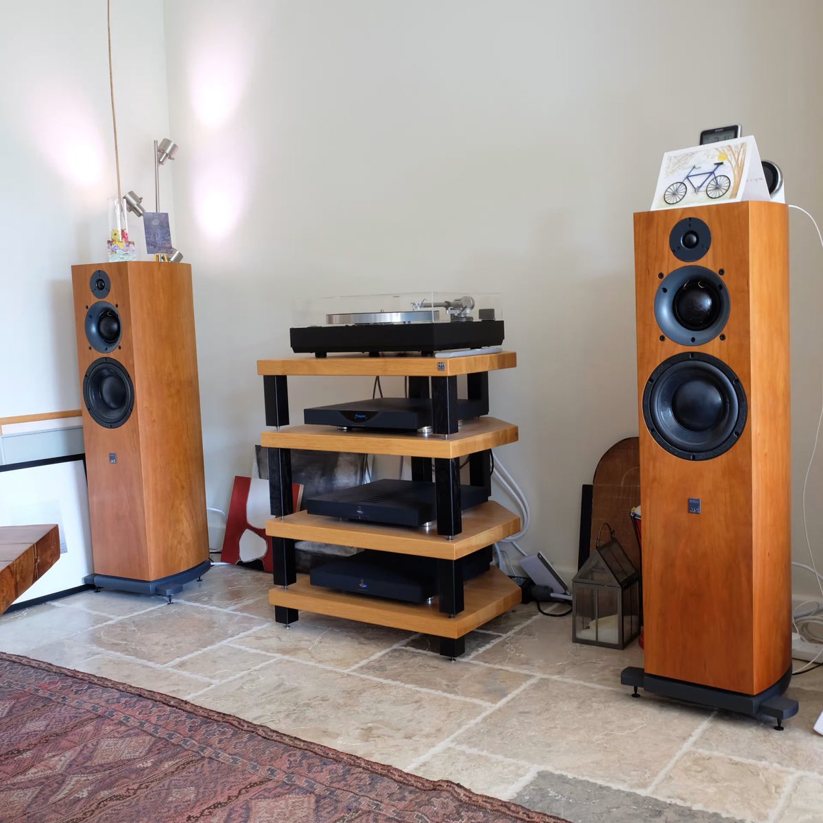 Hi Fi Racks Ltd (@hifiracksltd) on Twitter photo The modular Akorner Reference adapts as your setup grows & changes: add tiers & adjust leg heights!
Shout-out to <a href="/theaudiobarn/">The Audiobarn</a> for this great <a href="/linnproducts/">Linn</a> install ft. <a href="/atc_speakers/">ATC Speakers</a>, <a href="/chordcables/">Chord Company</a> & a solid oak Akorner w/ black legs, reconfigured for the Klimax DSM. The modular Akorner Reference adapts as your setup grows & changes: add tiers & adjust leg heights!
Shout-out to <a href="/theaudiobarn/">The Audiobarn</a> for this great <a href="/linnproducts/">Linn</a> install ft. <a href="/atc_speakers/">ATC Speakers</a>, <a href="/chordcables/">Chord Company</a> & a solid oak Akorner w/ black legs, reconfigured for the Klimax DSM.